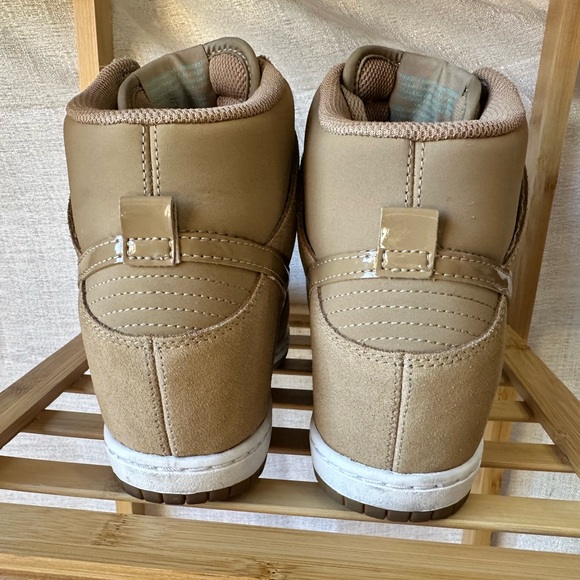 Nike Women's Sky-Hi Dunk wedge Sneakers in Tan size 8 - Picture 15 of 15